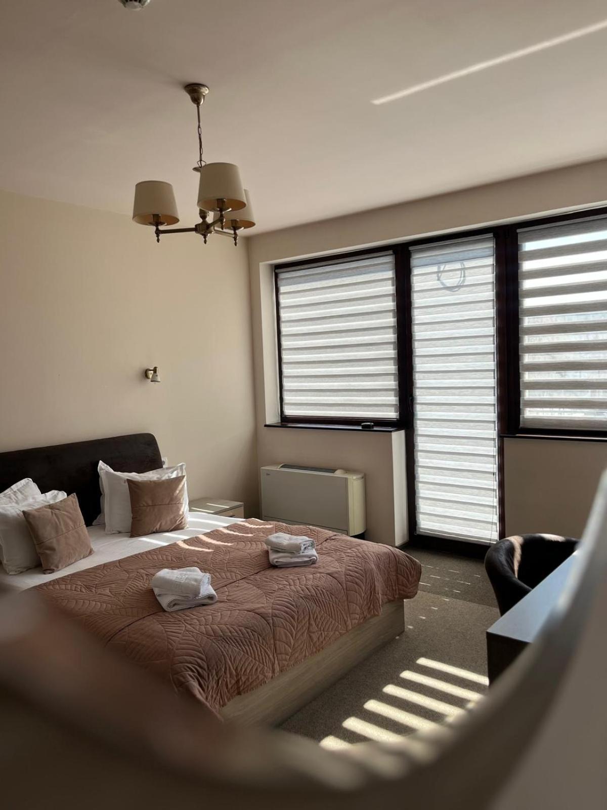 Pensiunea Select Central Targu Mures Ngoại thất bức ảnh