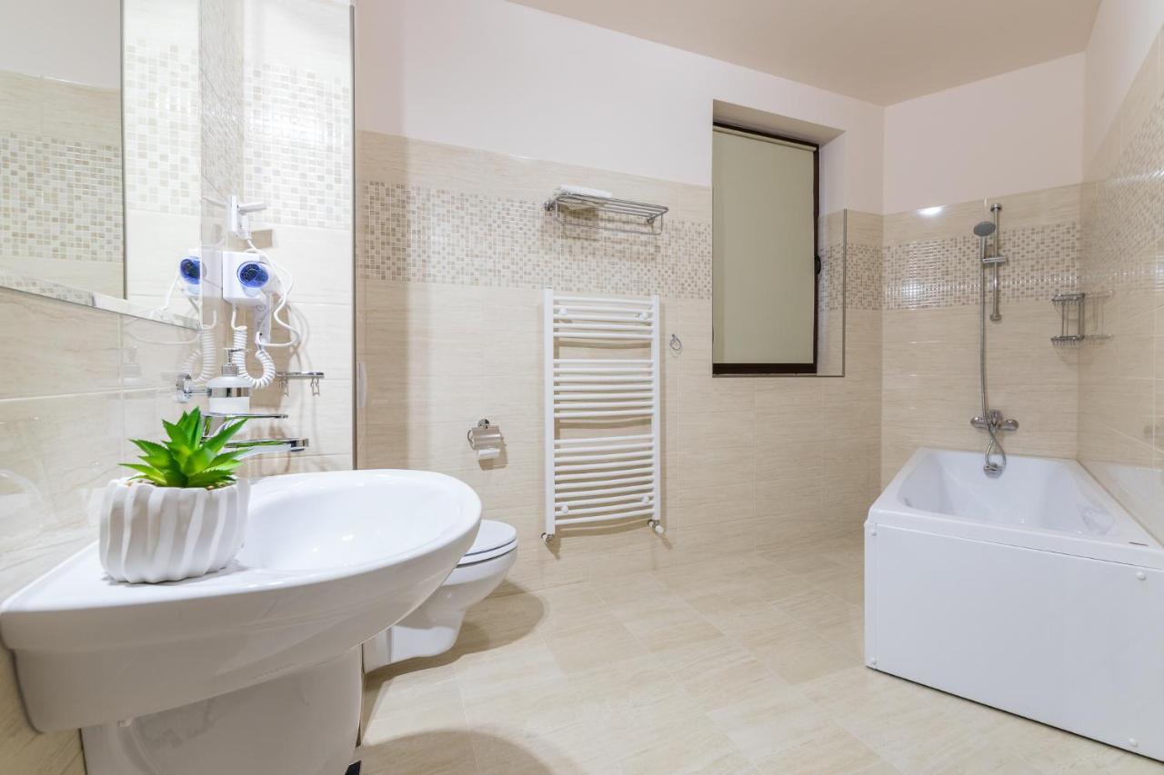 Pensiunea Select Central Targu Mures Ngoại thất bức ảnh